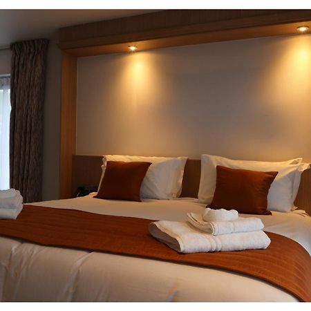 The Teifi Waterside Hotel Cardigan Buitenkant foto