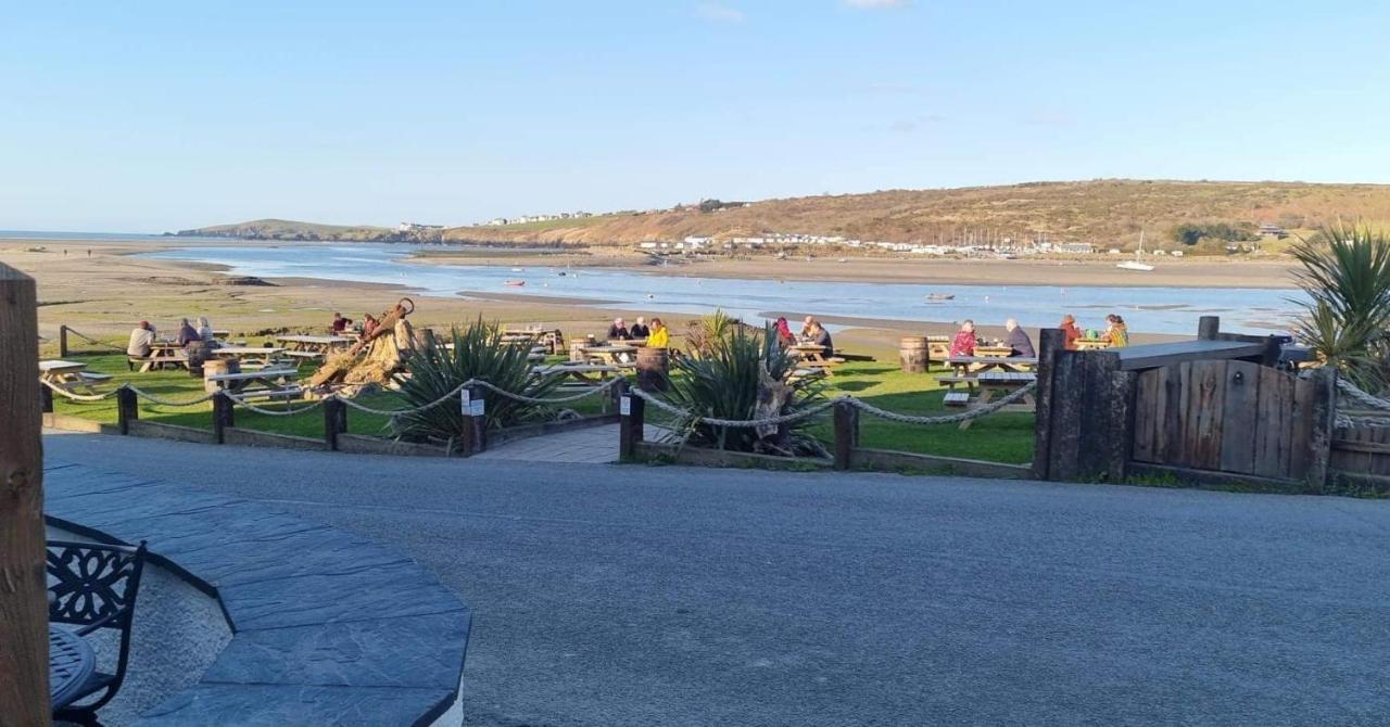 The Teifi Waterside Hotel Cardigan Buitenkant foto