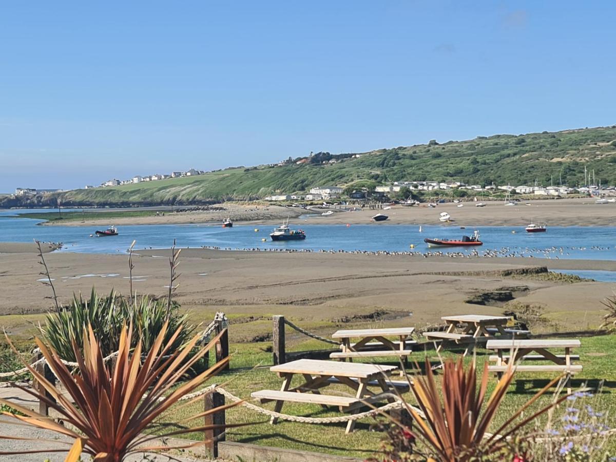 The Teifi Waterside Hotel Cardigan Buitenkant foto